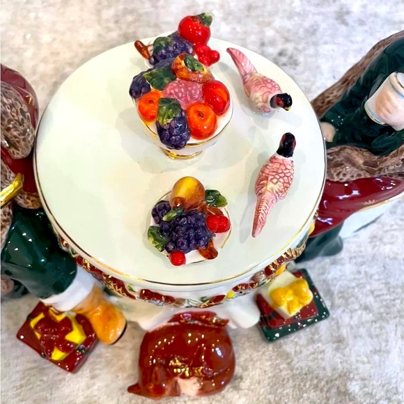 NIB Waterford Holiday Heirlooms Mr & Mrs Claus Candy Jar - Picture 2 of 16